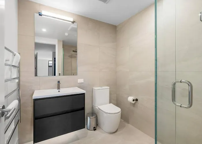 Modern With Balcony Views Sleeps 4