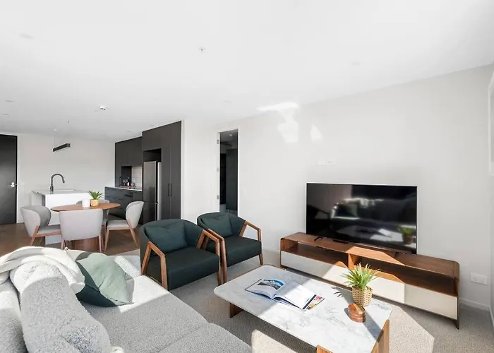 Modern With Balcony Views Sleeps 4